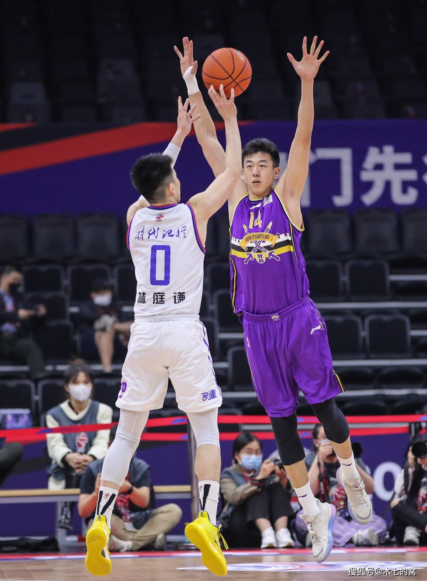 YIHAO-集结日体能课后，尤文图斯绝杀压哨备战CBA季后赛，管理层满意，医务组通报恢复的简单介绍